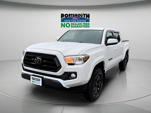Used 2021 Toyota Tacoma SR5 AWD/4WD image 16