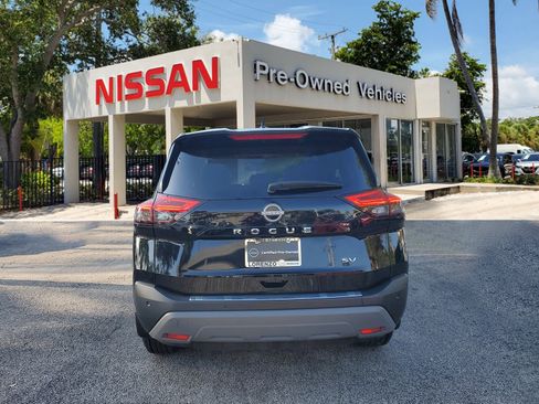 Certified 2023 Nissan Rogue SV image 5