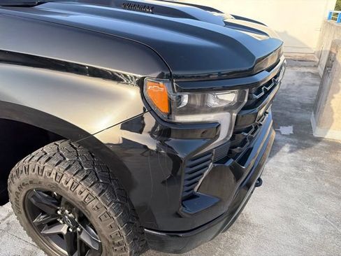 Used 2022 Chevrolet Silverado 1500 LT Trail Boss w/ LT Trail Boss Premium Package AWD/4WD image 14