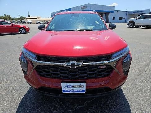 Used 2026 Chevrolet Trax RS w/ Sunroof Package FWD image 12