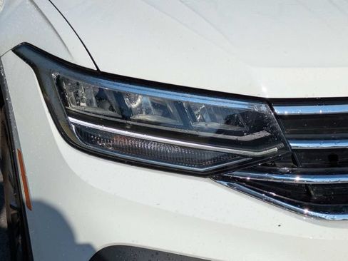 Used 2024 Volkswagen Tiguan SE FWD image 10