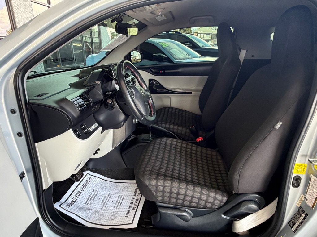 Used 2014 Scion iQ 10 Series FWD image 5