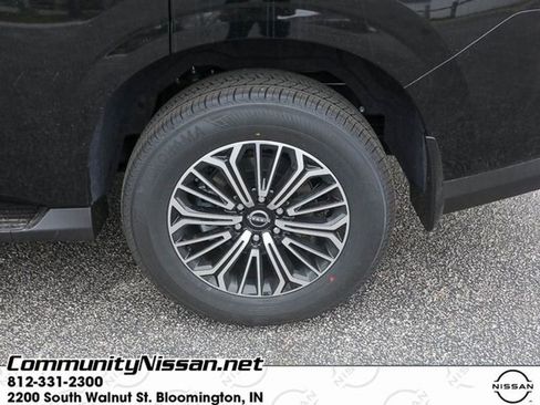 New 2025 Nissan Armada SL w/ Captain's Chari Seat Package image 4