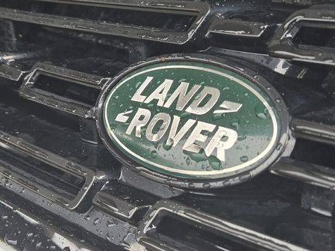 Used 2025 Land Rover Range Rover Sport SE AWD/4WD image 7