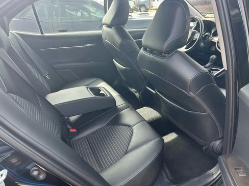 Used 2023 Toyota Camry SE image 5