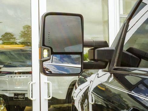 Used 2019 Chevrolet Silverado 2500 High Country w/ Duramax Plus Package AWD/4WD image 14