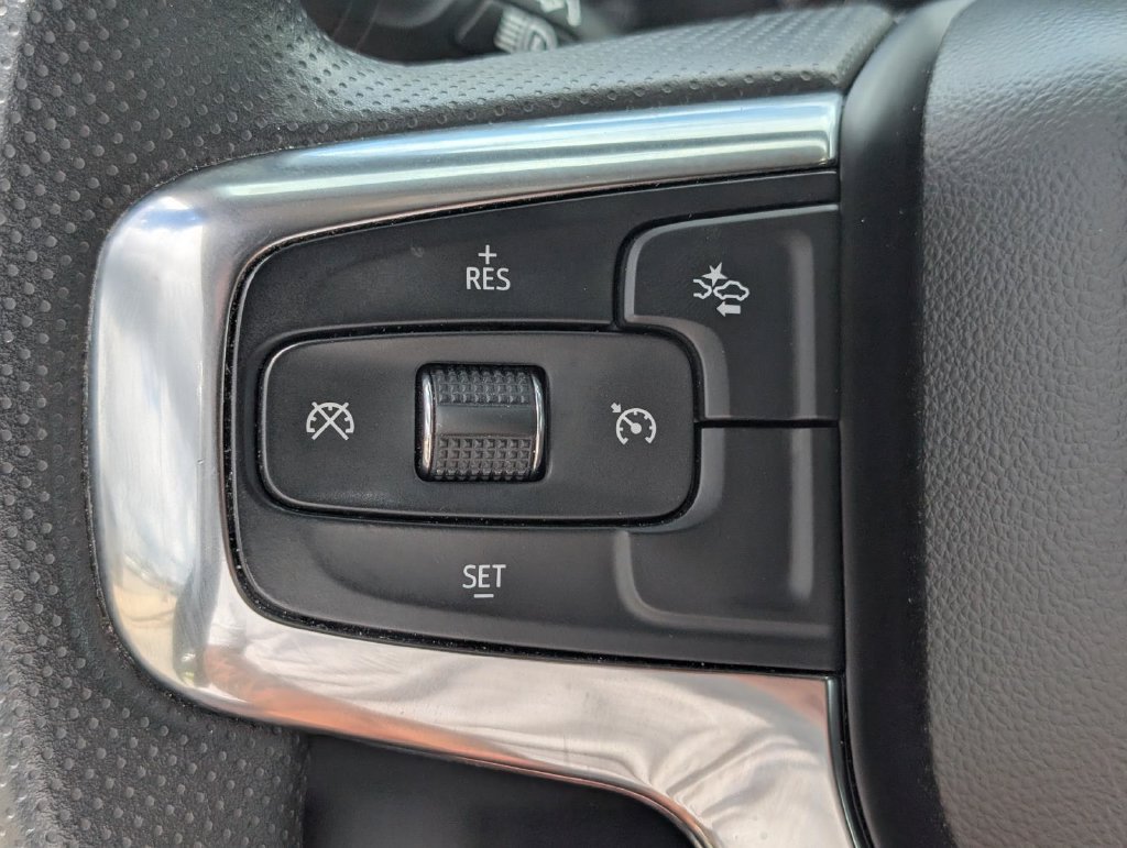 Used 2025 Chevrolet Blazer LT FWD image 20