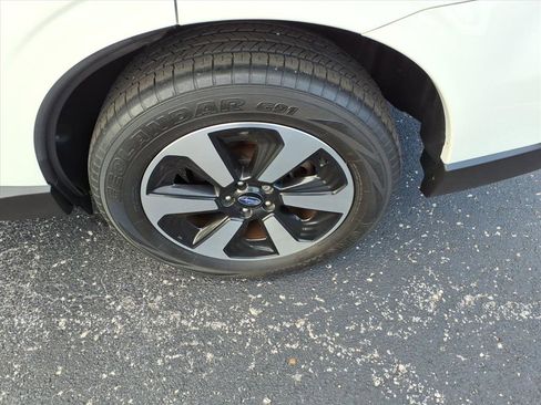 Used 2018 Subaru Forester 2.5i Limited image 9