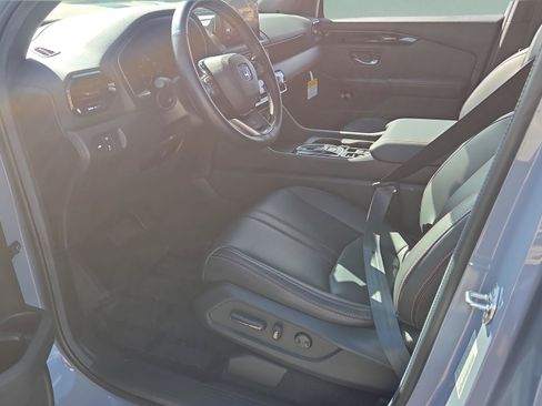 Used 2024 Honda Pilot TrailSport image 9
