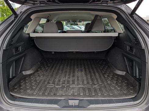 Used 2024 Subaru Outback Premium AWD/4WD image 18