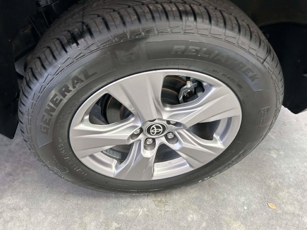 Certified 2025 Toyota RAV4 XLE AWD/4WD image 9