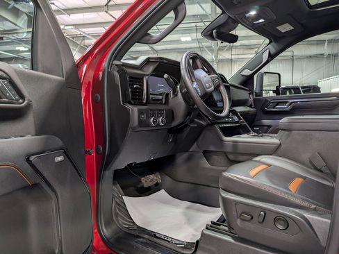 Used 2024 GMC Sierra 2500 AT4 w/ AT4 Premium Plus Package image 8