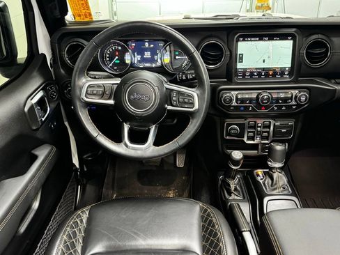 Used 2022 Jeep Wrangler Unlimited Sahara image 10