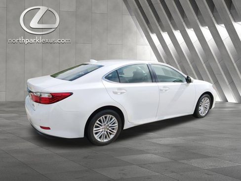 Used 2015 Lexus ES 350 w/ Luxury Package FWD image 6