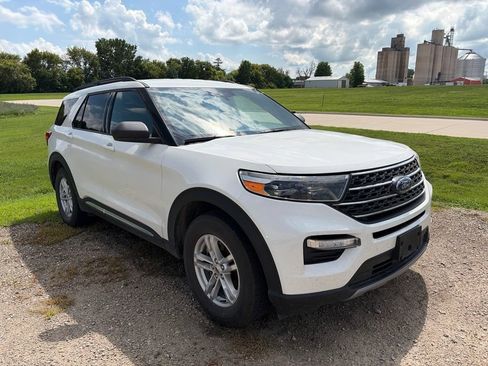 Used 2020 Ford Explorer XLT w/ Equipment Group 202A AWD/4WD image 1