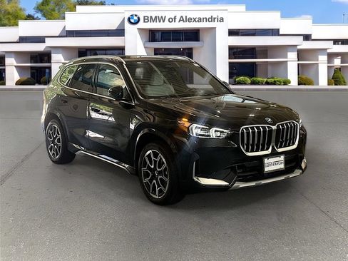 Used 2026 BMW X1 xDrive28i w/ Technology Package AWD/4WD image 3