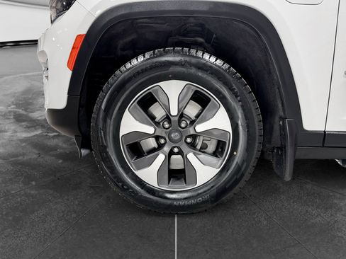 Used 2022 Jeep Grand Cherokee Limited 4xe w/ MOPAR Finishing Package AWD/4WD image 28