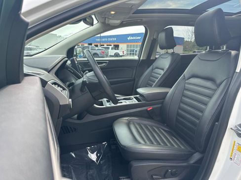 Used 2022 Ford Edge SEL w/ Convenience Package image 6