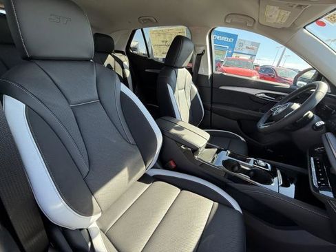 New 2025 Buick Envision Sport Touring image 21