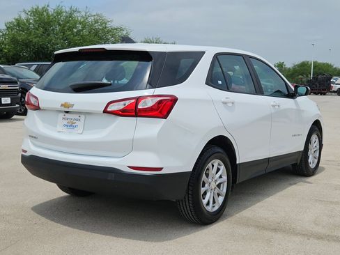 Certified 2021 Chevrolet Equinox LS FWD image 3