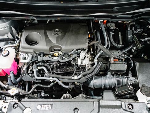 Used 2021 Toyota Sienna Limited image 32