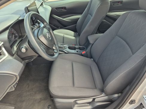 Used 2025 Toyota Corolla LE FWD image 17