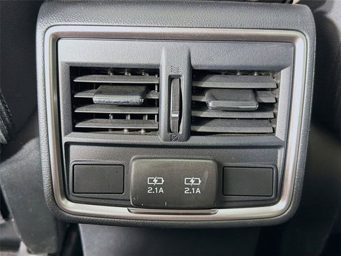 Used 2021 Subaru Forester Premium AWD/4WD image 27