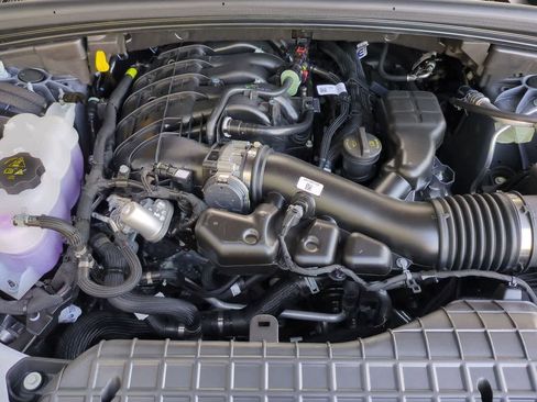 New 2025 Jeep Grand Cherokee L Laredo w/ Luxury Tech Group I image 15