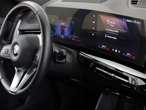 Certified 2025 BMW X2 xDrive28i image 19
