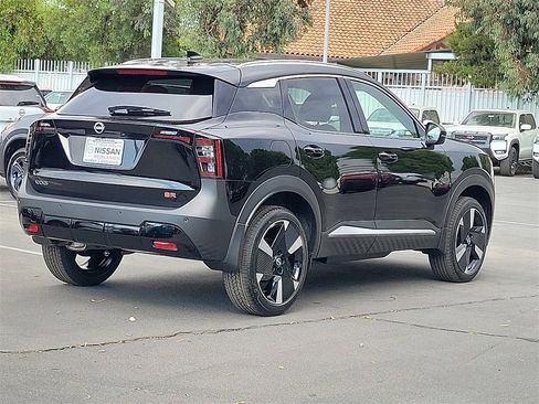 New 2025 Nissan Kicks SR image 2