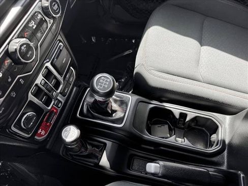 Used 2021 Jeep Gladiator Rubicon w/ Cold Weather Group AWD/4WD image 16
