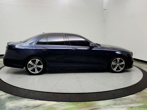 Used 2017 Mercedes-Benz E 300 image 4