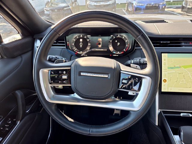 Used 2025 Land Rover Range Rover SE AWD/4WD image 14
