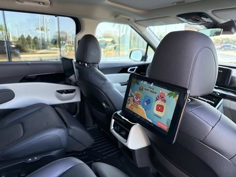 Used 2024 Kia Carnival SX Prestige image 22