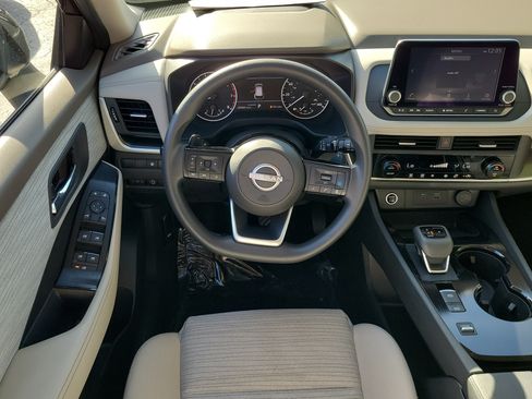 Certified 2023 Nissan Rogue SV FWD image 15