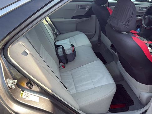 Used 2015 Toyota Camry LE FWD image 19