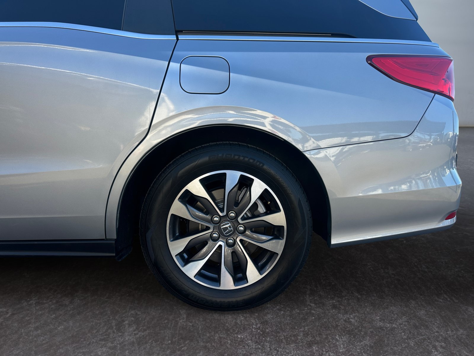 Used 2023 Honda Odyssey EX-L image 12