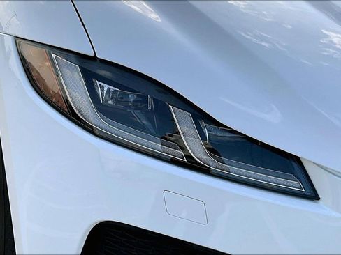 Used 2025 Jaguar F-PACE R-Dynamic S image 40