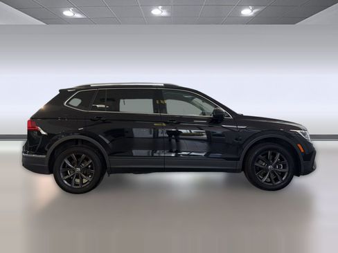 Used 2024 Volkswagen Tiguan SE FWD image 8