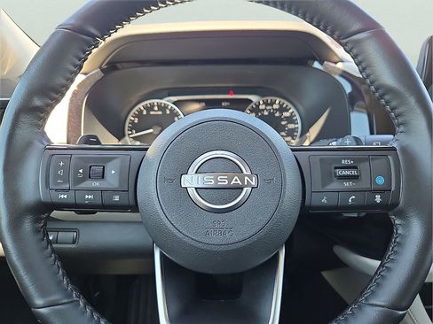 Used 2024 Nissan Pathfinder SL FWD image 24