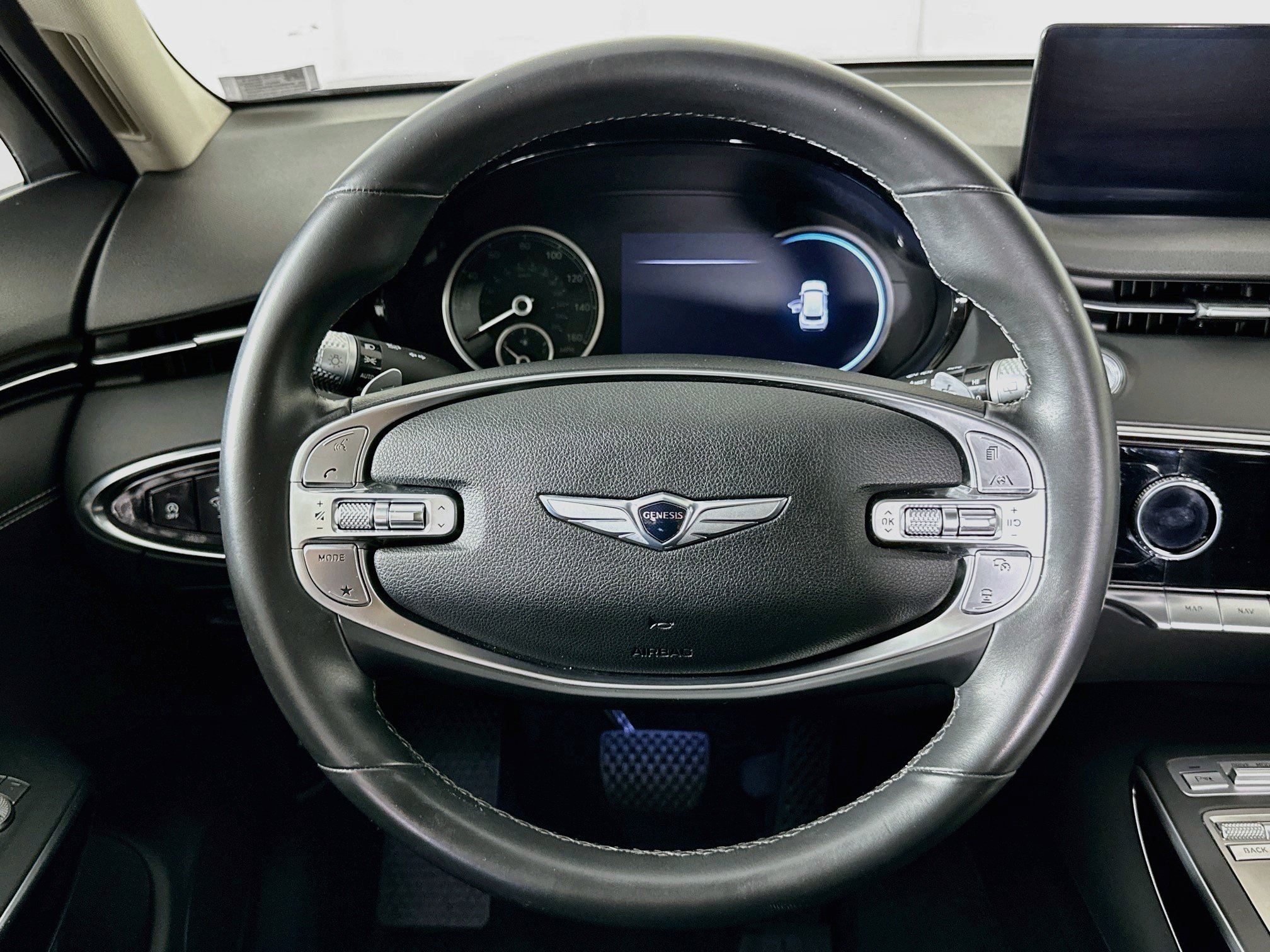 Used 2025 Genesis GV70 2.5T AWD/4WD image 18