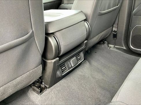 Used 2023 Chevrolet Silverado 1500 LT AWD/4WD image 22