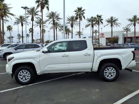 Certified 2025 Toyota Tacoma SR5 image 7