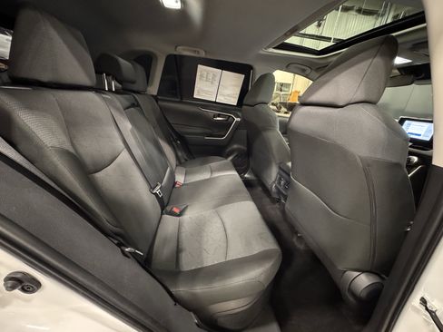 Used 2025 Toyota RAV4 XLE w/ Convenience Package image 29