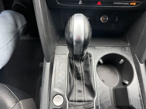 Used 2021 Volkswagen Atlas Cross Sport SE w/ Panoramic Sunroof Package image 34