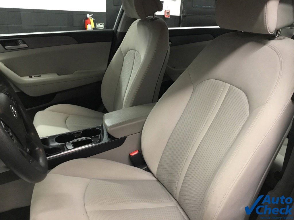 Used 2017 Hyundai Sonata SE FWD image 21