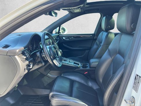 Used 2020 Porsche Macan AWD/4WD image 11
