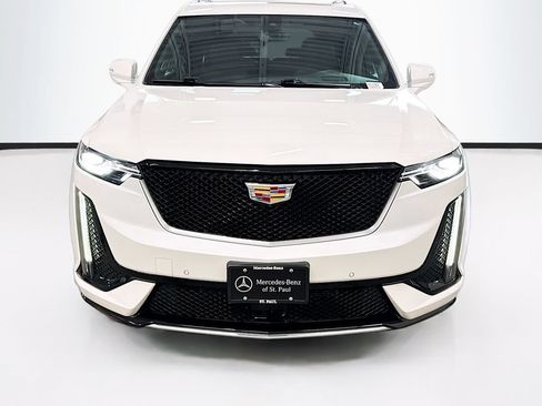 Used 2025 Cadillac XT6 Sport w/ Technology Package AWD/4WD image 2