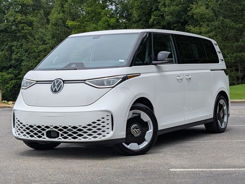 Used 2025 Volkswagen ID. Buzz Pro S RWD image 4