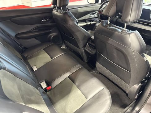 Used 2024 Nissan Ariya AWD image 77